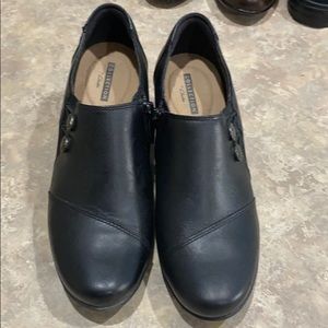 Clark’s black shoes size 6.5